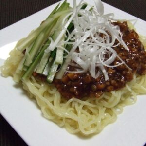 ジャージャー麺